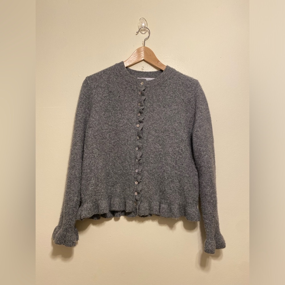 Zara  Heather Gray Button-Front Knit Ruffle Cardigan. Size M